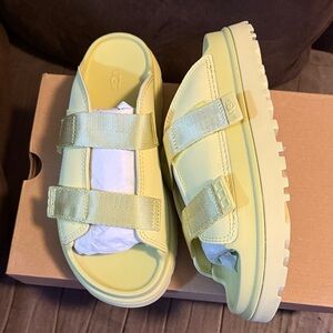 NIB- UGG Goldenglow Slide / Apple